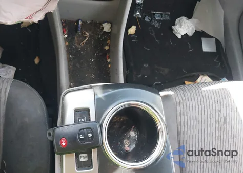 2015 Toyota Prius V Three z USA, uszkodzony, nr VIN JTDZN3EUXFJ030082